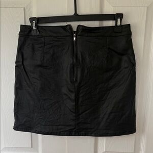 Source Unknown Black Faux Leather Mini Skirt with Center Zip